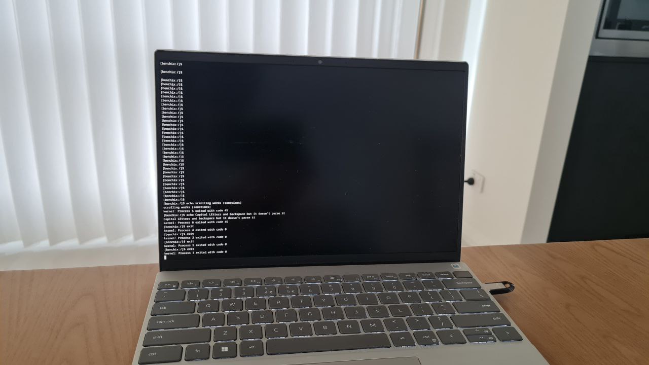 benchix on Dell Inspiron 13 5330, showing scrolling